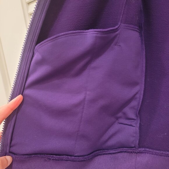 EUC Under Armour Womens Athletic Jacket with Hoodie 2 Pockets Small SM Purple - Picture 3 of 5